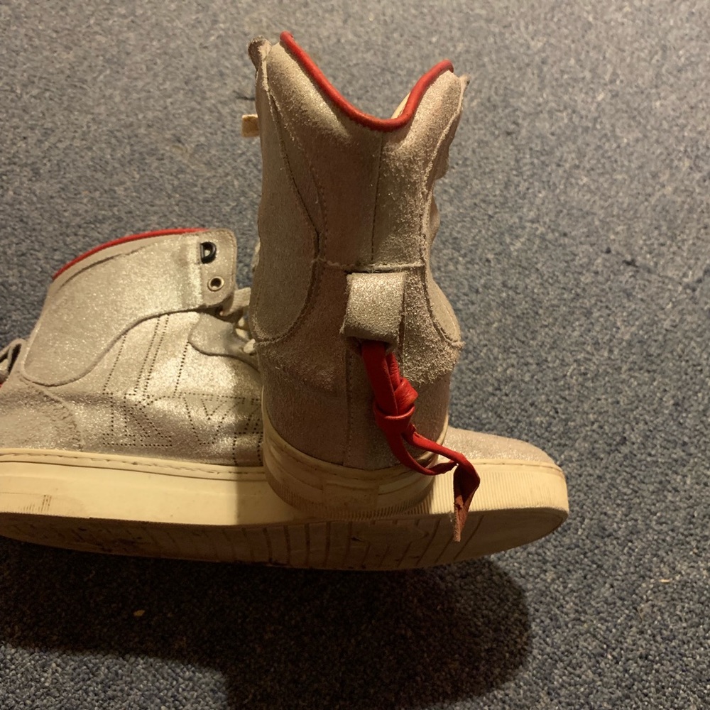 Men’s high top retro sneakers